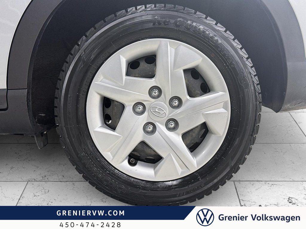 Hyundai Venue Essential, Carplay, Bas KM, Démarreur a dist 2022 à Mascouche, Québec - 4 - w1024h768px