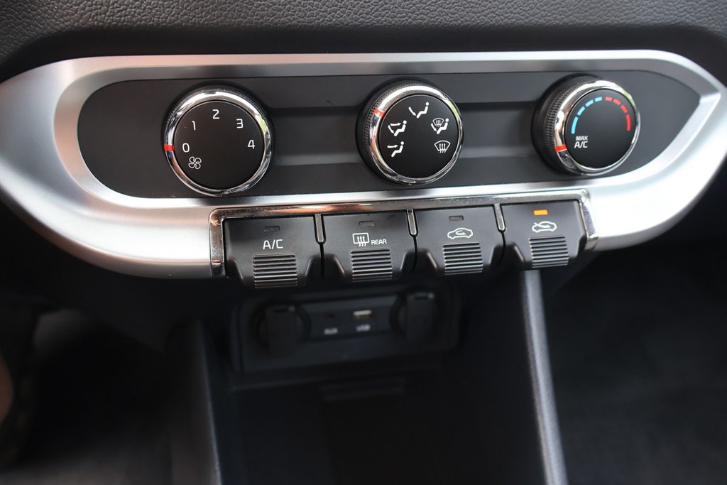 Kia Rio LX, Bluetooth, Banc chauffants, Air climatisé 2017 à Mascouche, Québec - 19 - w1024h768px