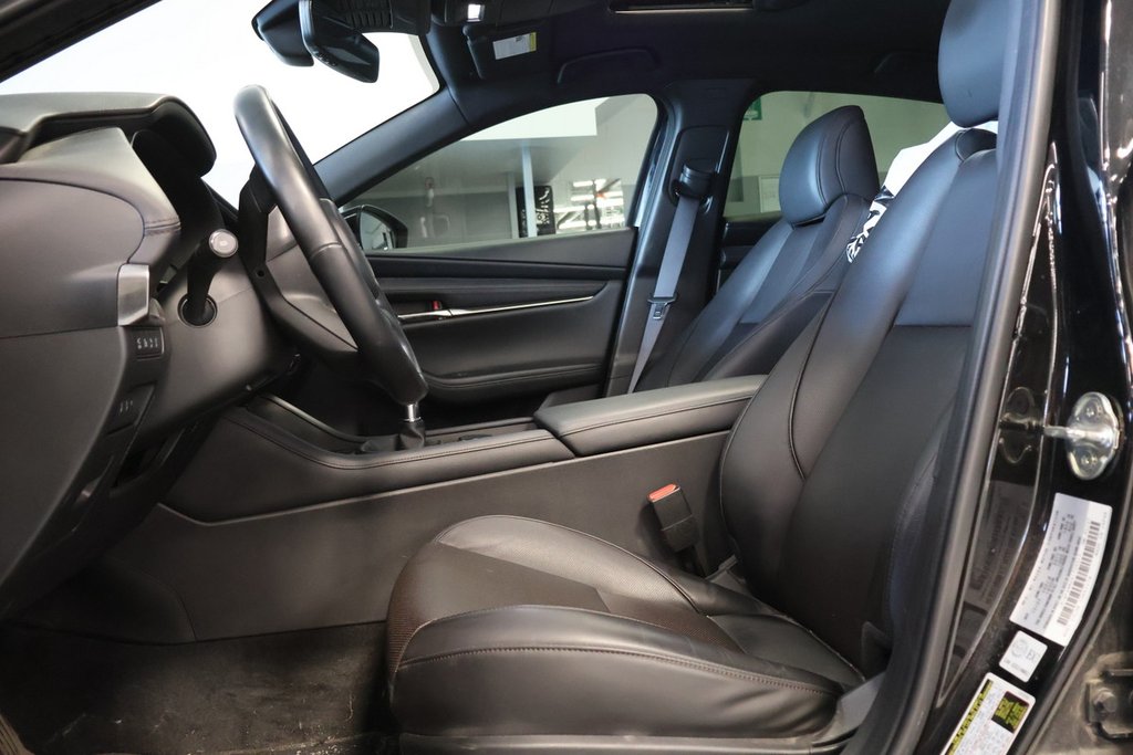 2024 Mazda 3 Sport GT, Cuir, Toit, Carplay, Pneus hiver inclus in Terrebonne, Quebec - 8 - w1024h768px