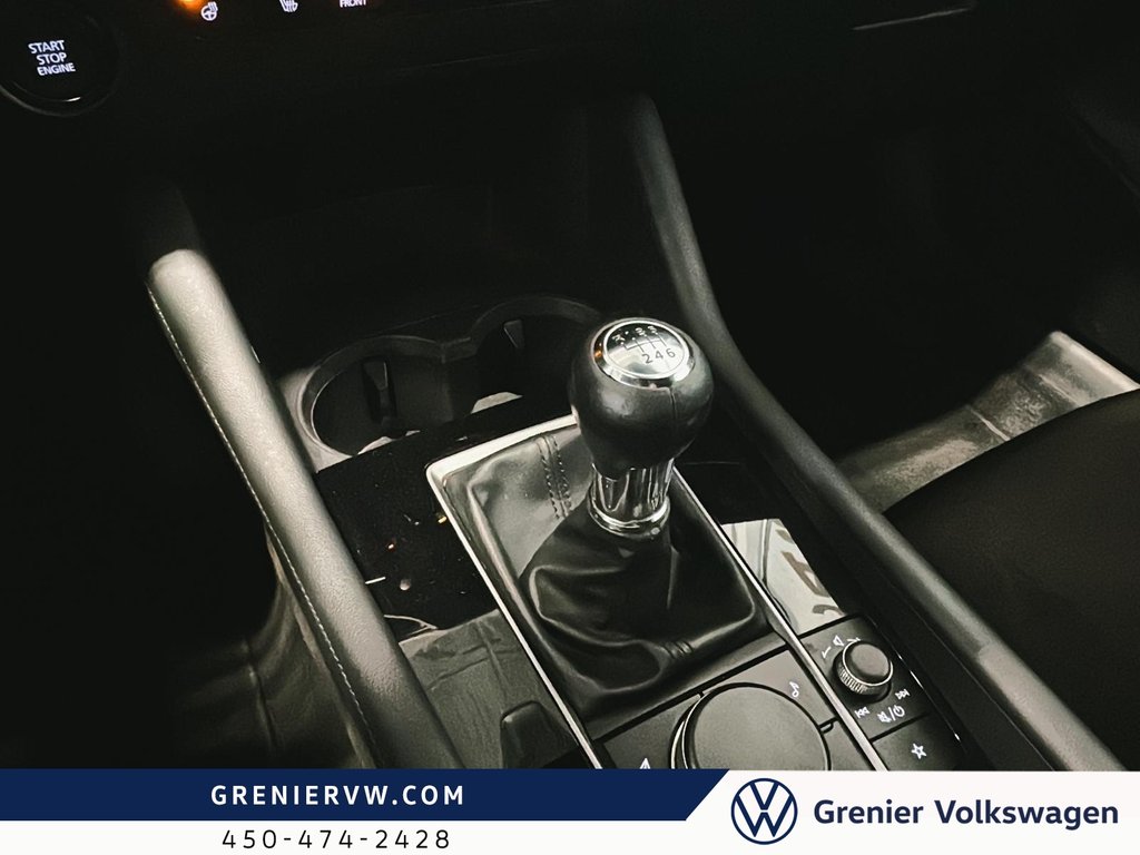 Mazda 3 GS, Manuel, Carplay, Siege+Volant Chauffant 2023 à Terrebonne, Québec - 17 - w1024h768px