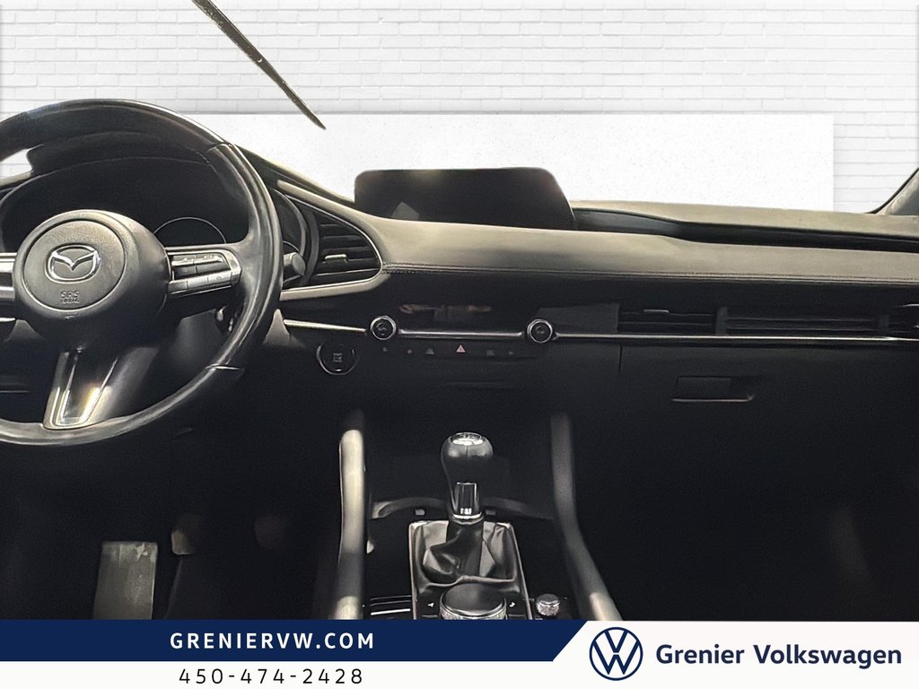 Mazda 3 GS, Manuel, Carplay, Siege+Volant Chauffant 2023 à Terrebonne, Québec - 8 - w1024h768px