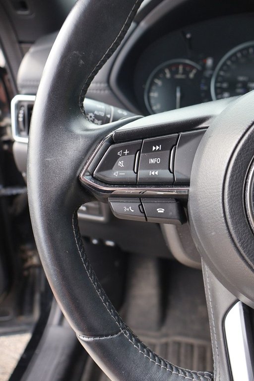 2022 Mazda CX-5 Signature, AWD, Cuir, Toit, Carplay in Terrebonne, Quebec - 17 - w1024h768px