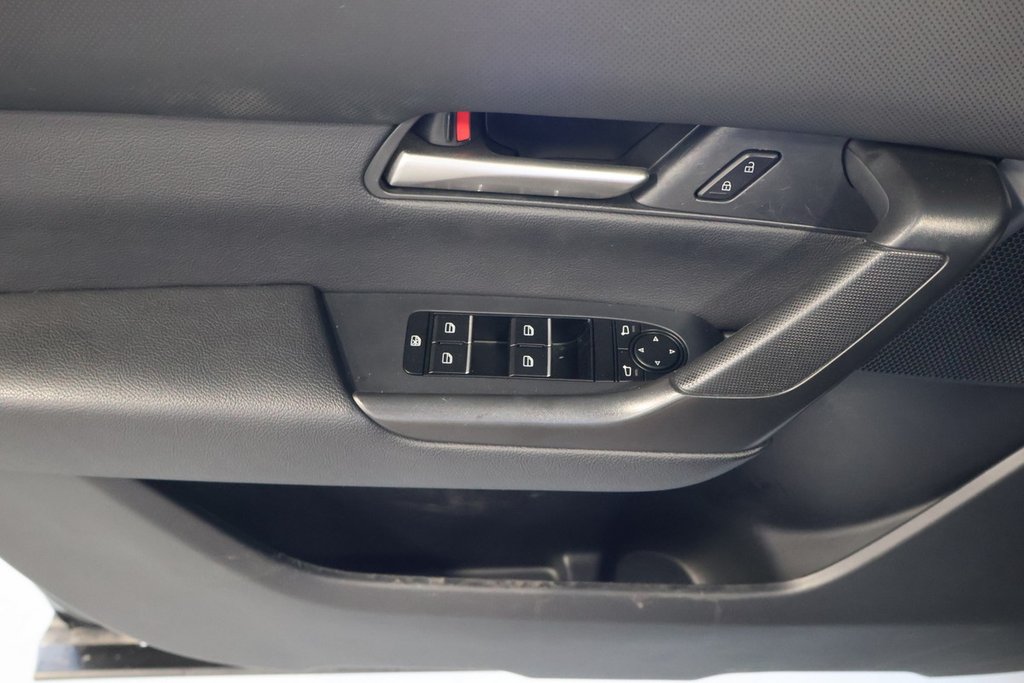 2023 Mazda CX-50 GS-L, AWD, Cuir, Toit, Carplay in Terrebonne, Quebec - 28 - w1024h768px