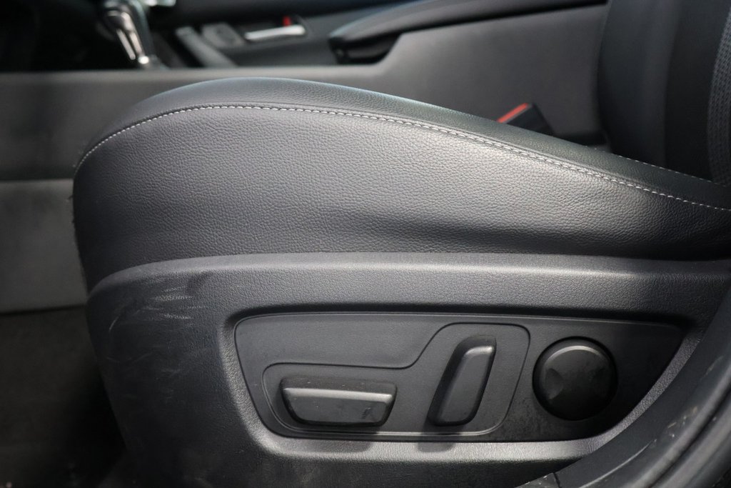 2023 Mazda CX-50 GS-L, AWD, Cuir, Toit, Carplay in Terrebonne, Quebec - 13 - w1024h768px
