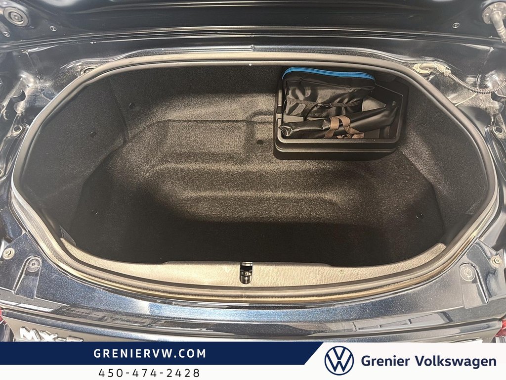 2023 Mazda MX-5 RF GT, Cuir, Carplay, Caméra, Bas Km in Terrebonne, Quebec - 18 - w1024h768px