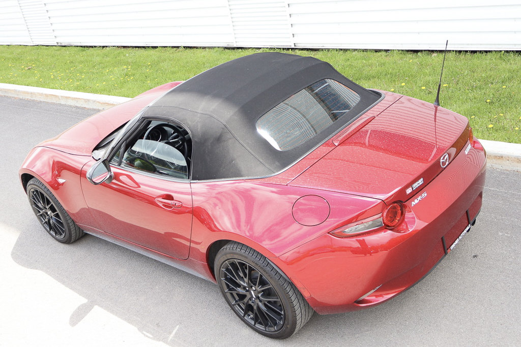 Mazda MX 5 50th, Jantes BBS, Audio bose, Banc chauffants 2018 à Terrebonne, Québec - 10 - w1024h768px