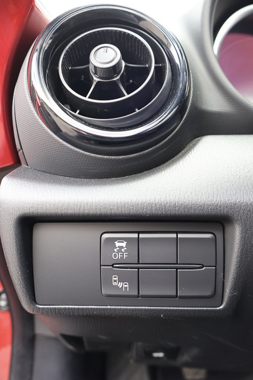 Mazda MX 5 50th, Jantes BBS, Audio bose, Banc chauffants 2018 à Terrebonne, Québec - 27 - w1024h768px