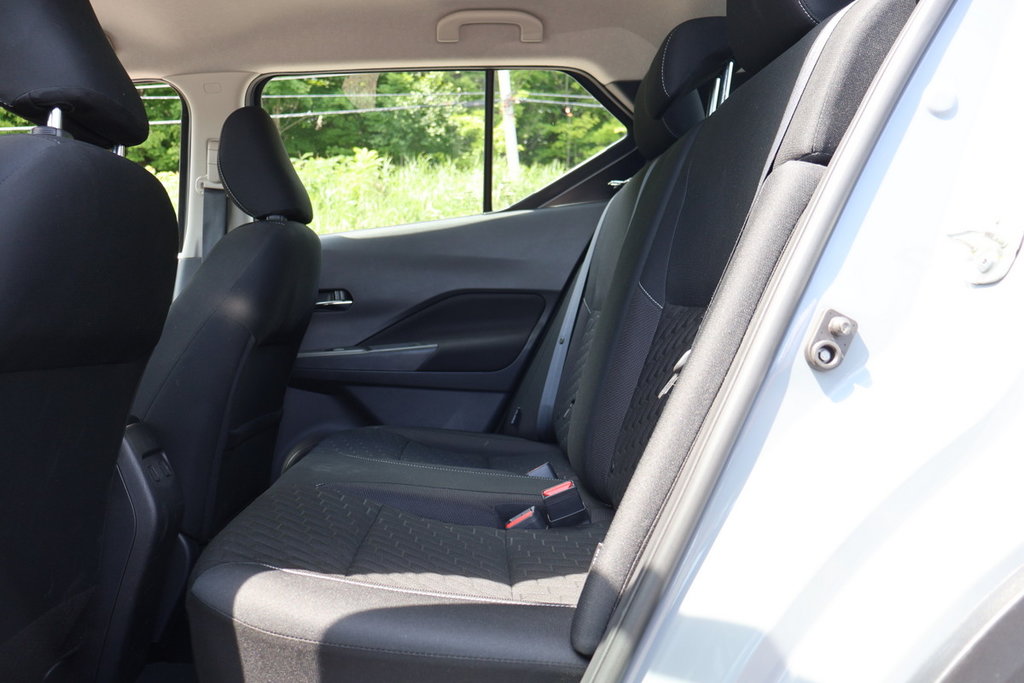 2021 Nissan Kicks SV, Caméra, Bluetooth, Banc chauffants in Terrebonne, Quebec - 26 - w1024h768px