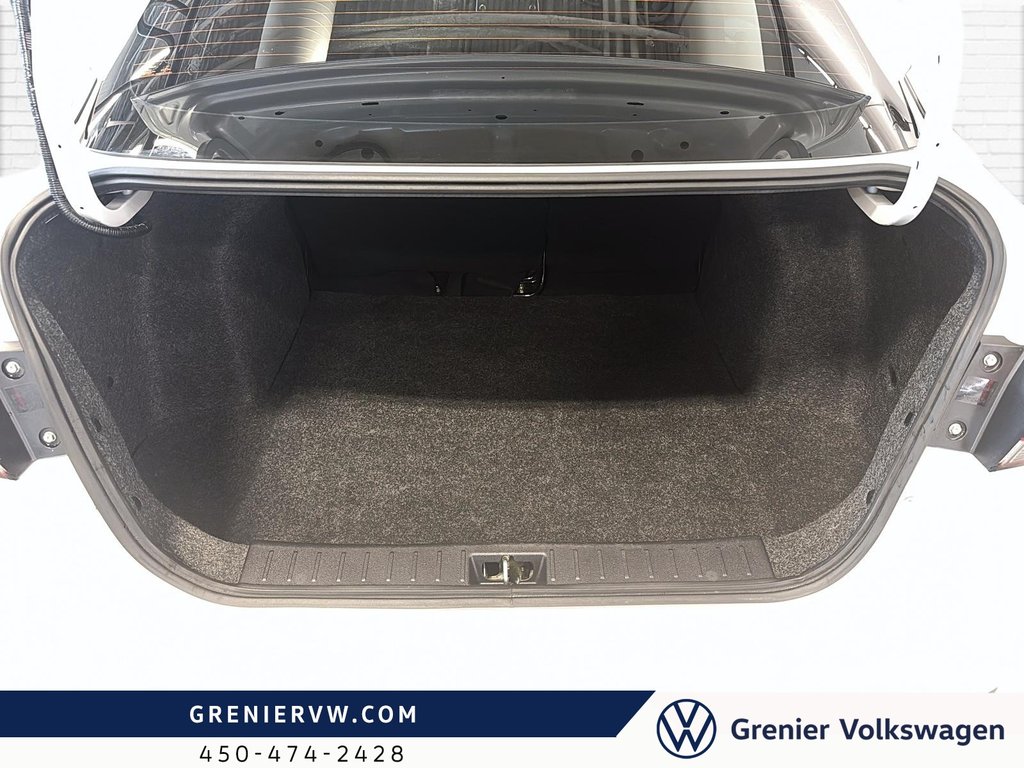 Nissan VERSA SR, Carplay, Caméra, Banc chauffants 2021 à Terrebonne, Québec - 10 - w1024h768px