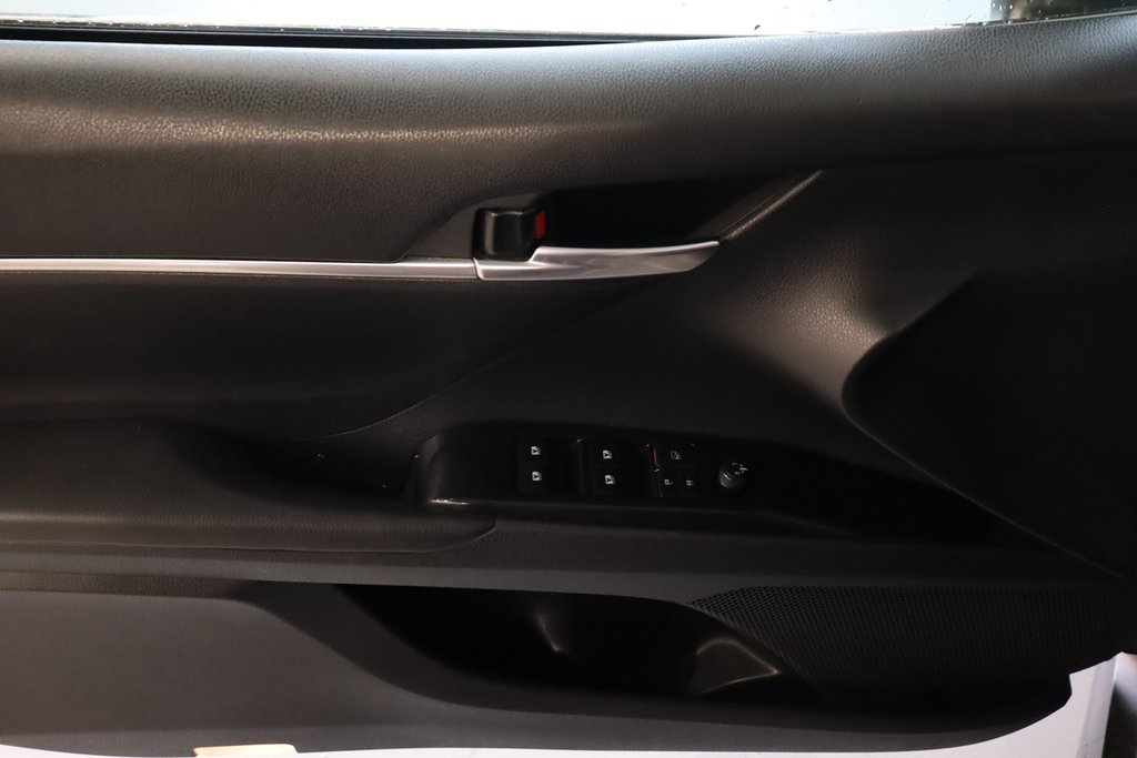 2018 Toyota Camry SE,jamais accidente,apple carplay in Mascouche, Quebec - 23 - w1024h768px