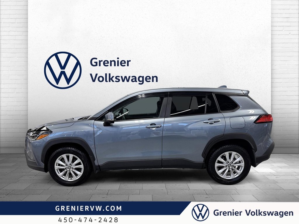 2024 Toyota Corolla Cross LE, Carplay, Caméra, Pneus été-hiver inclus in Terrebonne, Quebec - 4 - w1024h768px