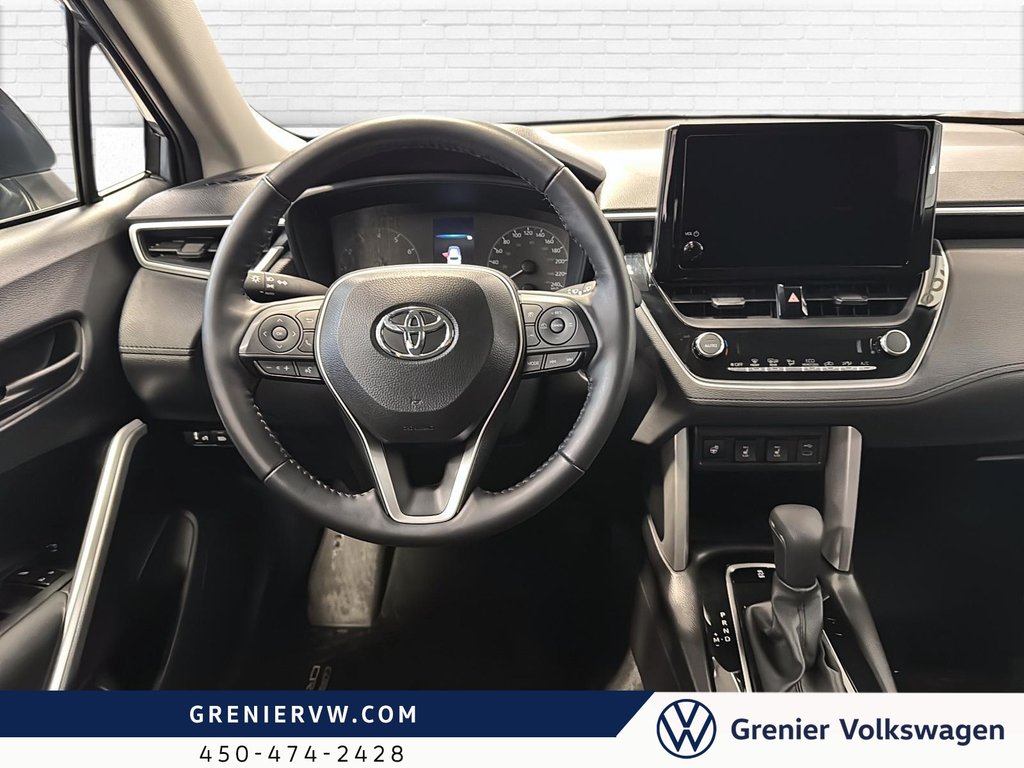 2024 Toyota Corolla Cross LE, Carplay, Caméra, Pneus été-hiver inclus in Terrebonne, Quebec - 12 - w1024h768px