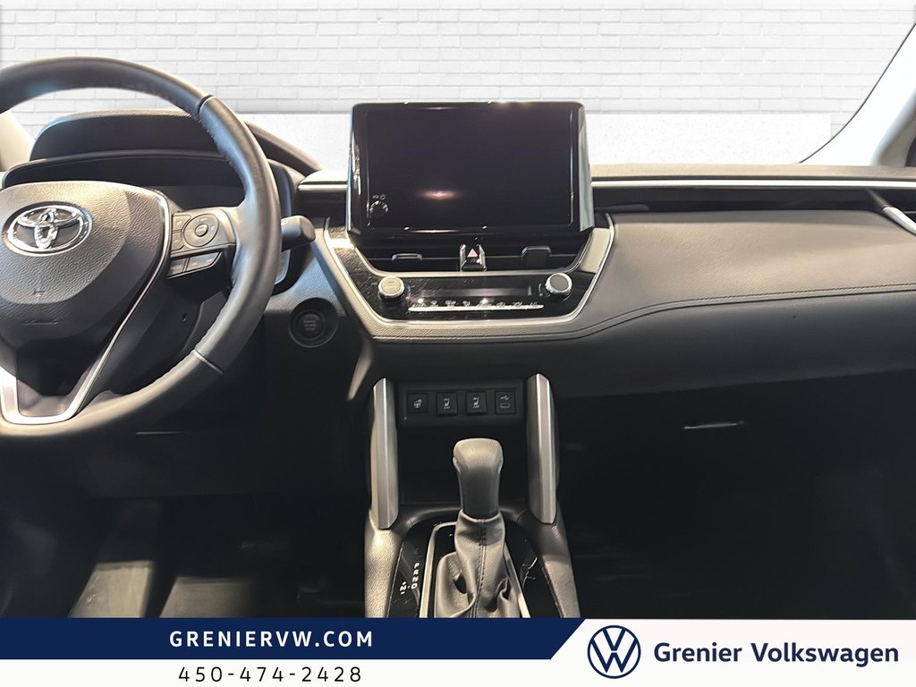 2024 Toyota Corolla Cross LE, Carplay, Caméra, Pneus été-hiver inclus in Mascouche, Quebec - 10 - w1024h768px