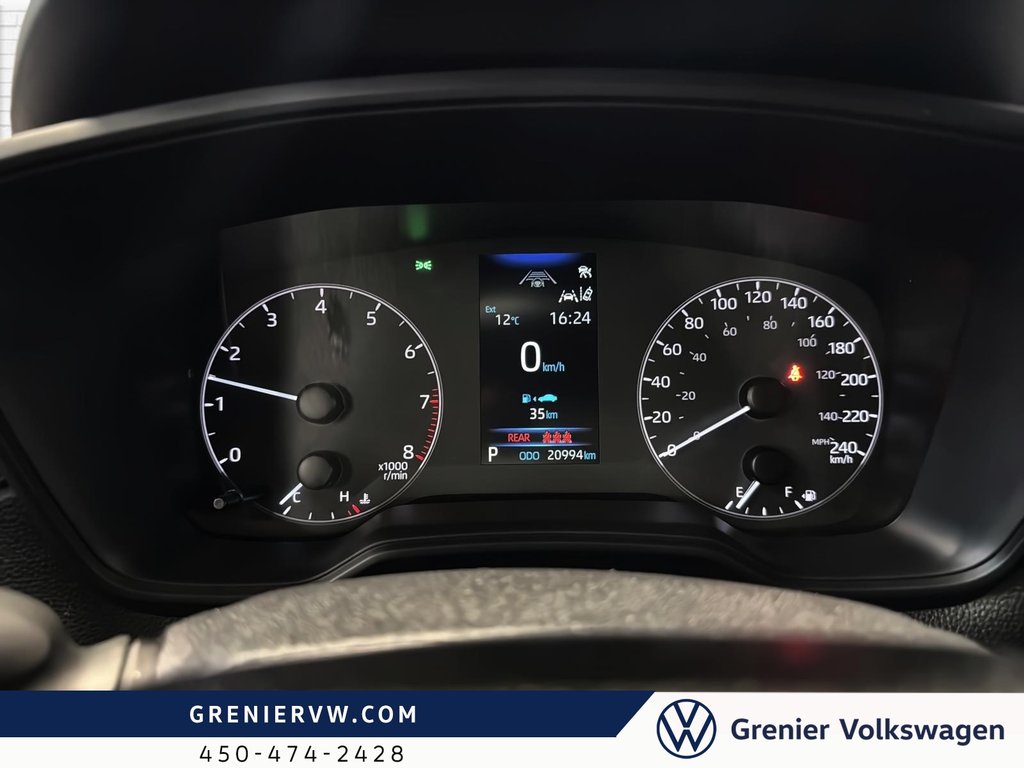 2024 Toyota Corolla Cross LE, Carplay, Caméra, Pneus été-hiver inclus in Terrebonne, Quebec - 14 - w1024h768px