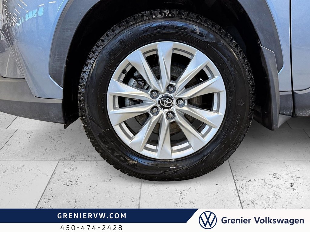 2024 Toyota Corolla Cross LE, Carplay, Caméra, Pneus été-hiver inclus in Mascouche, Quebec - 3 - w1024h768px