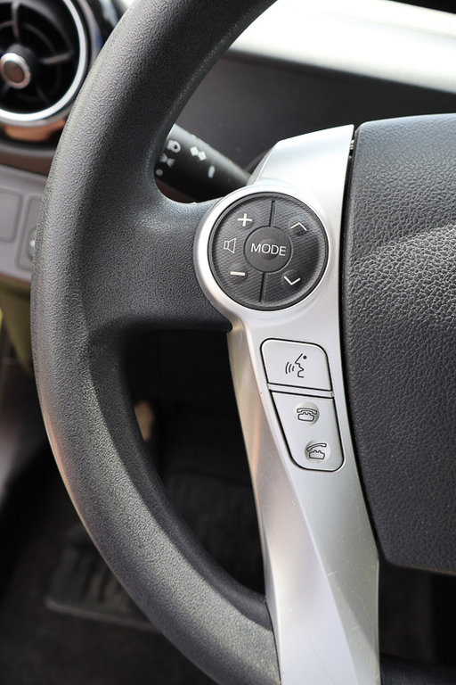 2015 Toyota Prius C Base in Mascouche, Quebec - 15 - w1024h768px