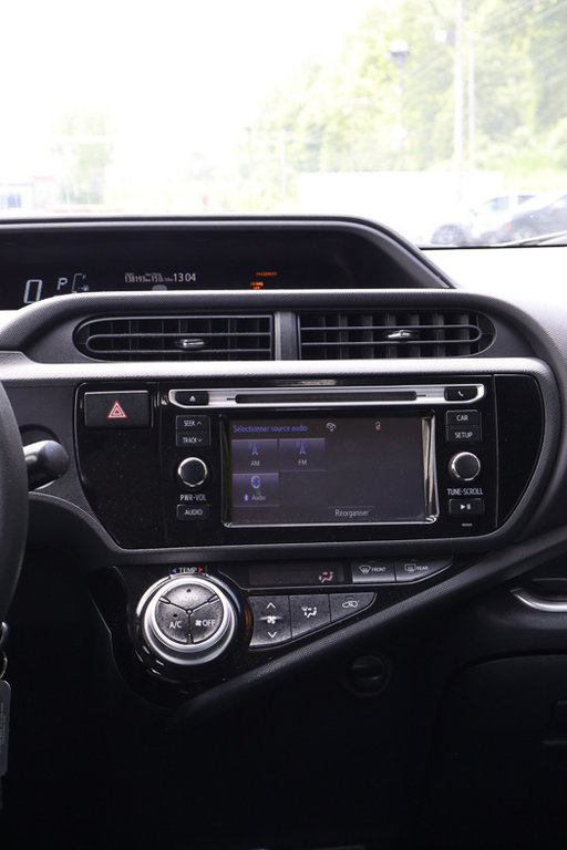 2015 Toyota Prius C Base in Mascouche, Quebec - 18 - w1024h768px