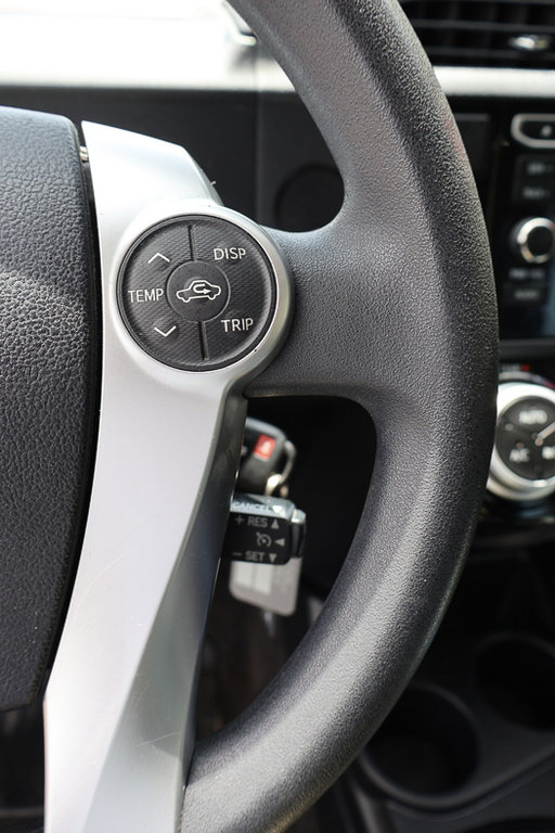 2015 Toyota Prius C Base in Mascouche, Quebec - 16 - w1024h768px