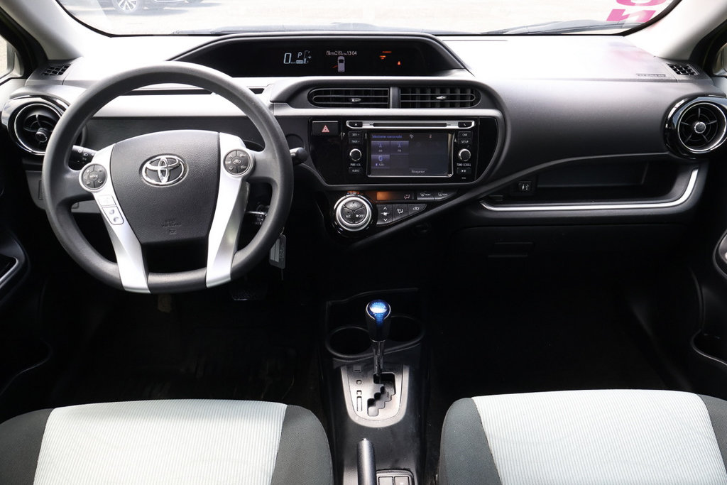 2015 Toyota Prius C Base in Mascouche, Quebec - 13 - w1024h768px
