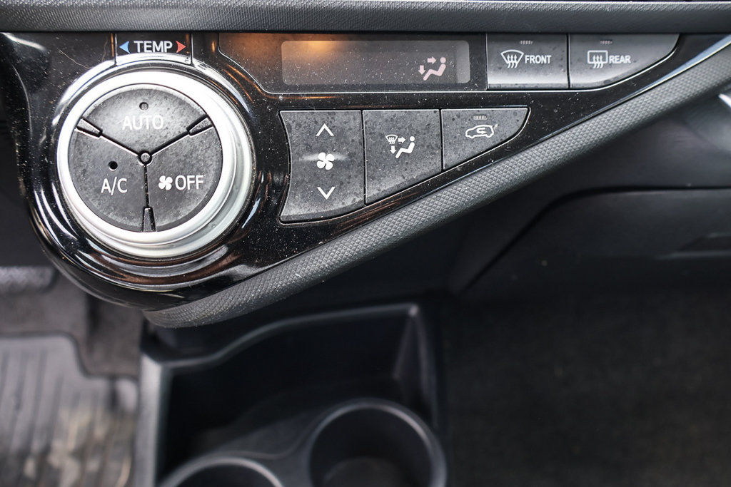 2015 Toyota Prius C Base in Mascouche, Quebec - 19 - w1024h768px