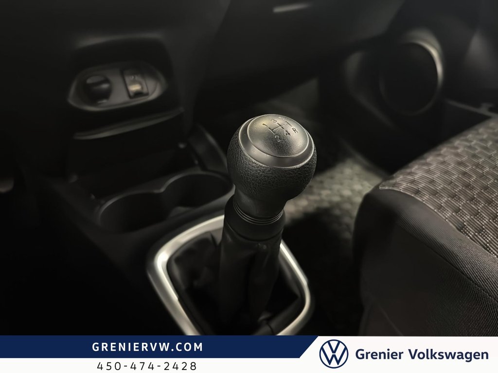 Toyota Yaris LE, Bluetooth, Gr. électrique 2017 à Terrebonne, Québec - 14 - w1024h768px