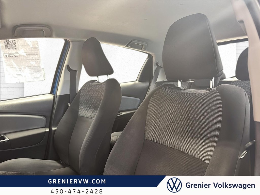 Toyota Yaris LE, Bluetooth, Gr. électrique 2017 à Terrebonne, Québec - 12 - w1024h768px