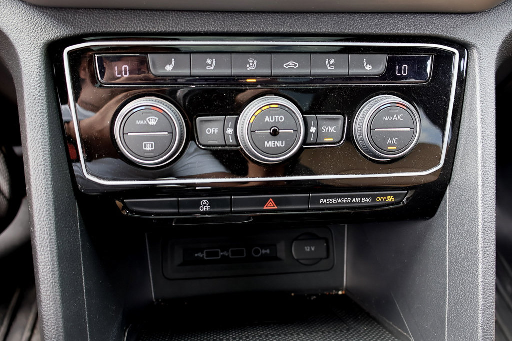 Volkswagen Atlas Cross Sport Execline, R-Line, V6, Toit, Cuir 2020 à Terrebonne, Québec - 25 - w1024h768px