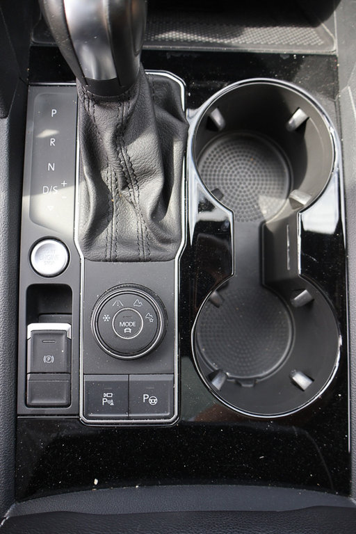 Volkswagen Atlas Cross Sport Execline, R-Line, V6, Toit, Cuir 2020 à Terrebonne, Québec - 26 - w1024h768px