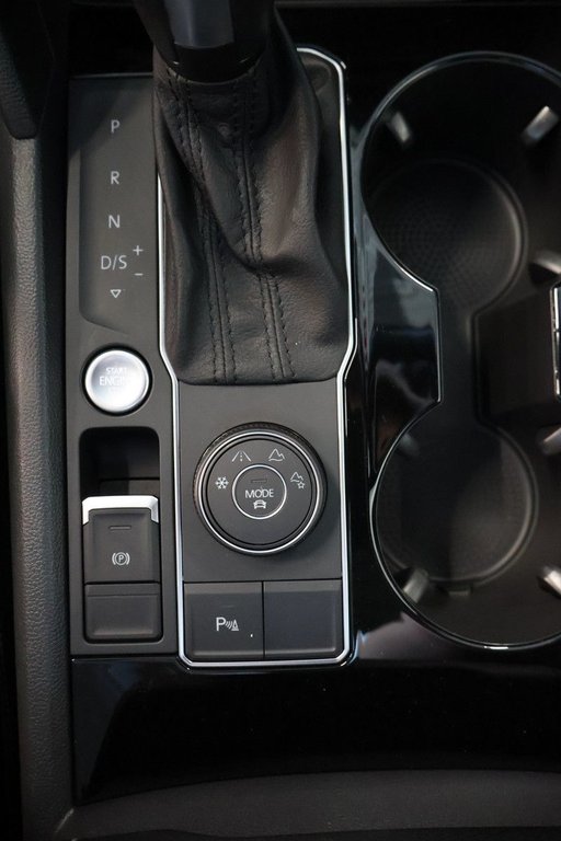 2020 Volkswagen Atlas Cross Sport Comfortline, Cuir, Toit, V6, Carplay in Mascouche, Quebec - 25 - w1024h768px