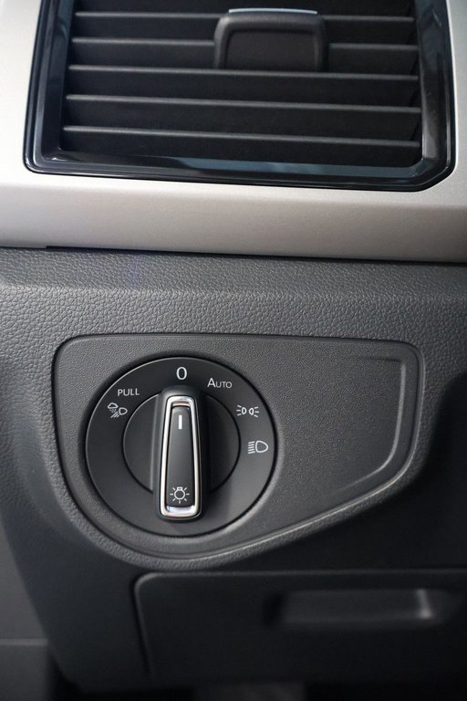 2020 Volkswagen Atlas Cross Sport Comfortline, Cuir, Toit, V6, Carplay in Mascouche, Quebec - 26 - w1024h768px