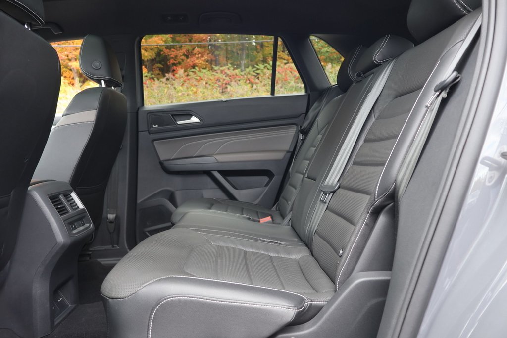 Volkswagen Atlas Cross Sport Execline, V6, Cuir, Toit, Mags 21'' 2021 à Terrebonne, Québec - 30 - w1024h768px