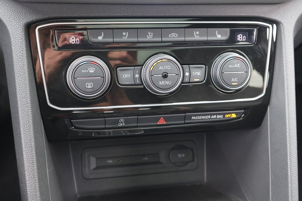 Volkswagen Atlas Cross Sport Execline, V6, Cuir, Toit, Mags 21'' 2021 à Terrebonne, Québec - 24 - w1024h768px