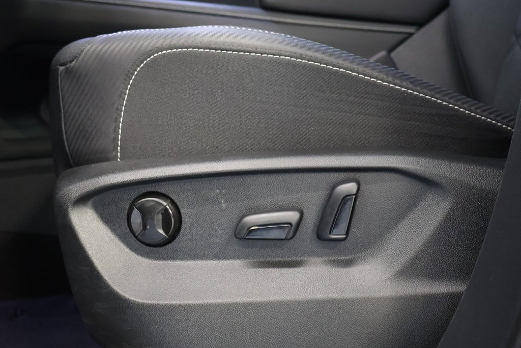 Volkswagen Atlas Cross Sport Comfortline, Carplay, Cuir, Jantes noir 2024 à Mascouche, Québec - 11 - w1024h768px