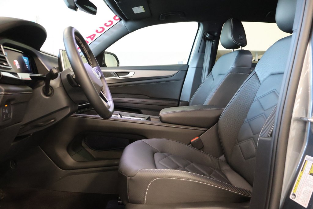 Volkswagen Atlas Cross Sport Comfortline, Carplay, Cuir, Jantes noir 2024 à Mascouche, Québec - 10 - w1024h768px