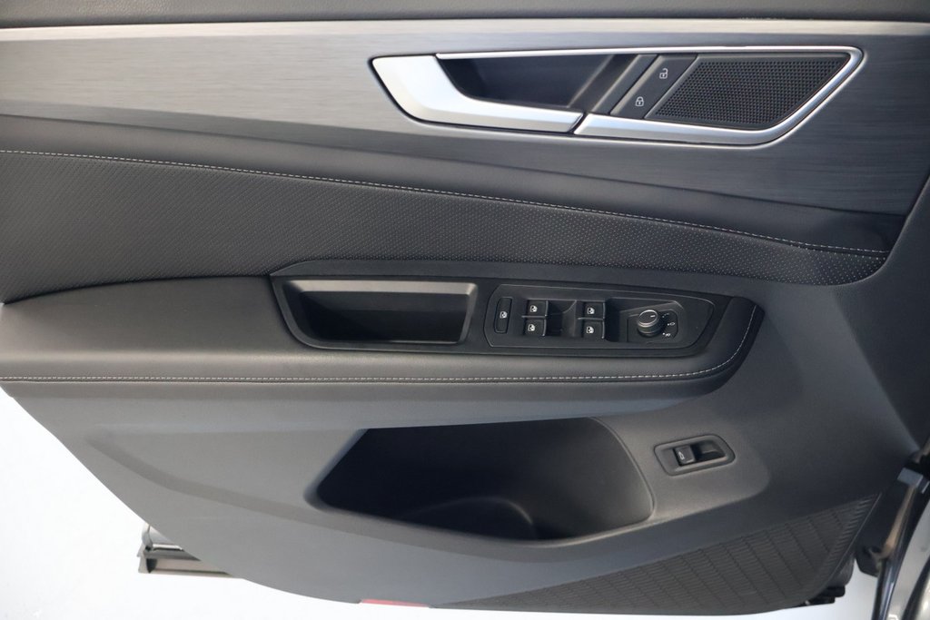 Volkswagen Atlas Cross Sport Comfortline, Carplay, Cuir, Jantes noir 2024 à Mascouche, Québec - 25 - w1024h768px