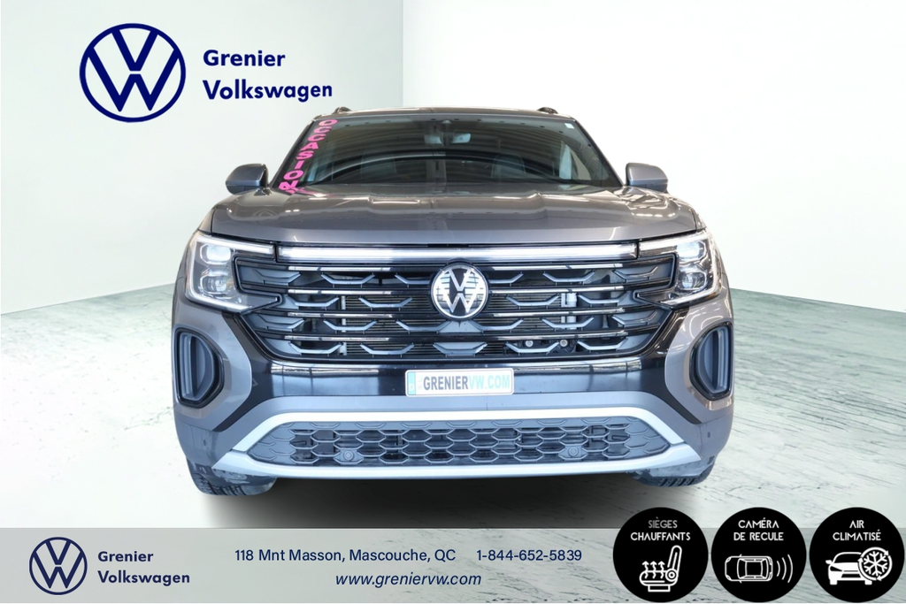 Volkswagen Atlas Cross Sport Comfortline, Carplay, Cuir, Jantes noir 2024 à Mascouche, Québec - 2 - w1024h768px