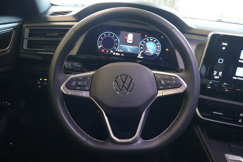 Volkswagen Atlas Cross Sport Comfortline, Carplay, Cuir, Jantes noir 2024 à Mascouche, Québec - 14 - w1024h768px