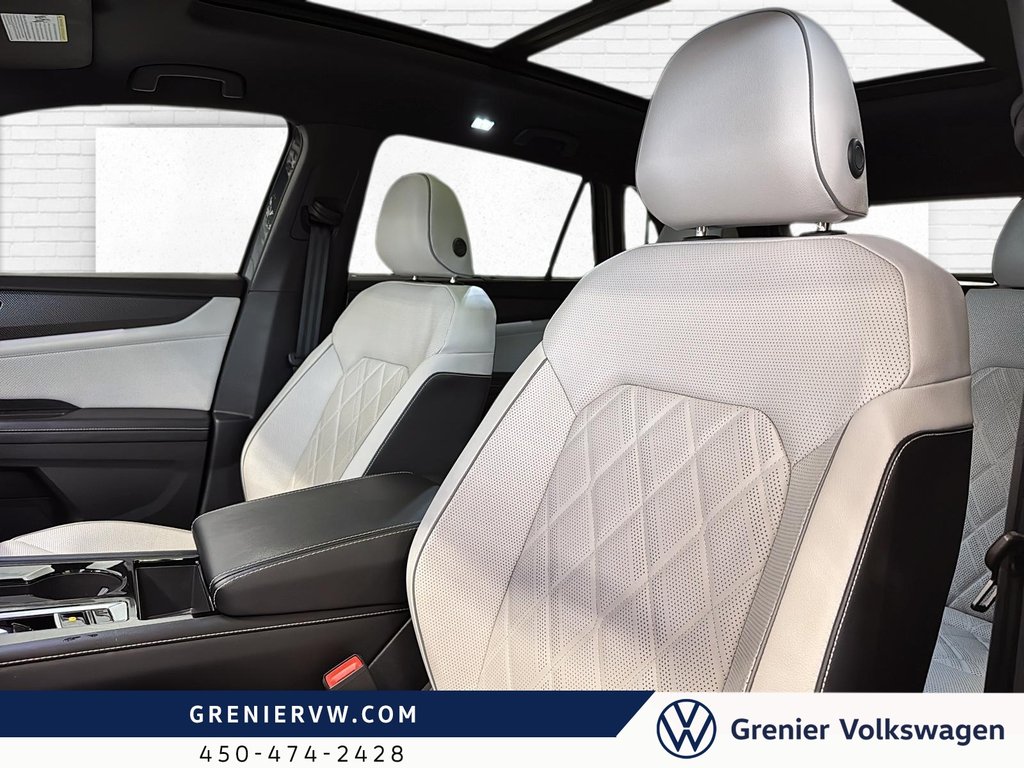 2024 Volkswagen Atlas Cross Sport Execline, Cuir, Toit Pano, Navigation, Clim 3 Zone in Terrebonne, Quebec - 12 - w1024h768px