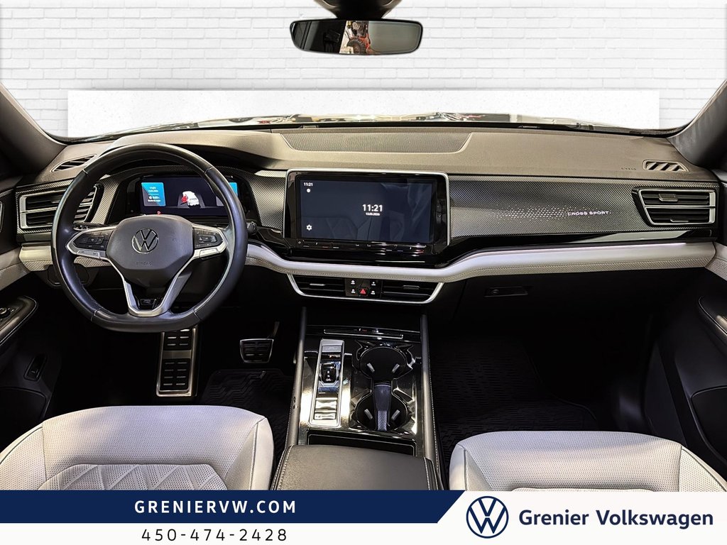 2024 Volkswagen Atlas Cross Sport Execline, Cuir, Toit Pano, Navigation, Clim 3 Zone in Terrebonne, Quebec - 11 - w1024h768px
