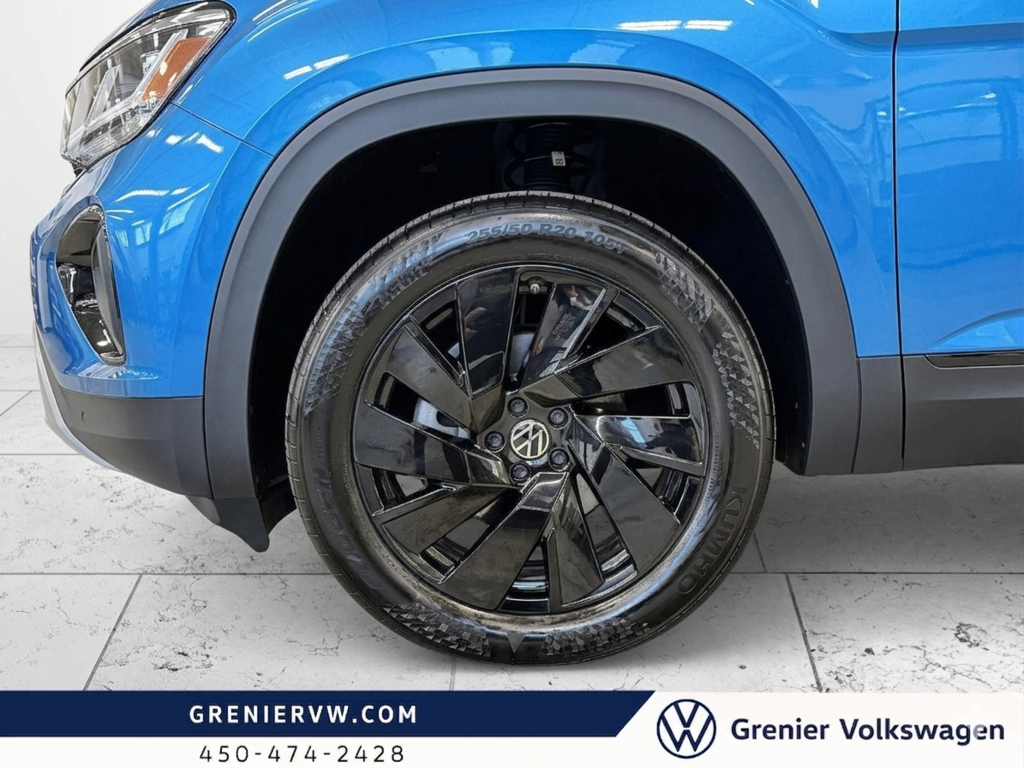 2024 Volkswagen Atlas Cross Sport Highline, Cuir, Toit Pano, Démarreur a Distance in Terrebonne, Quebec - 6 - w1024h768px