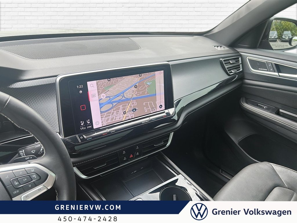 Volkswagen Atlas Cross Sport Highline, Cuir, Toit, Jantes 22po 2024 à Terrebonne, Québec - 18 - w1024h768px