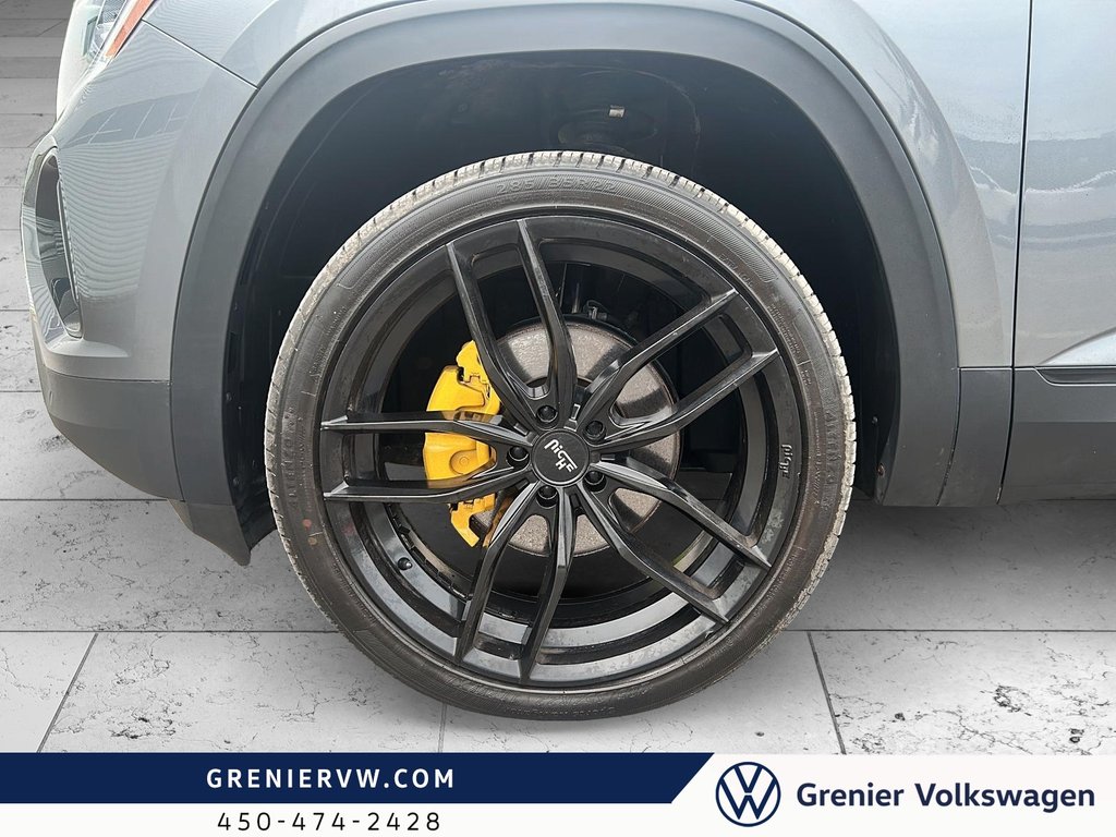 Volkswagen Atlas Cross Sport Highline, Cuir, Toit, Jantes 22po 2024 à Terrebonne, Québec - 4 - w1024h768px