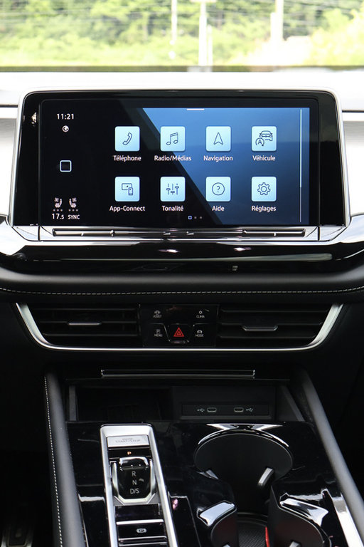 Volkswagen Atlas Cross Sport Comfortline R-Line Black Edition 2025 à Mascouche, Québec - 16 - w1024h768px