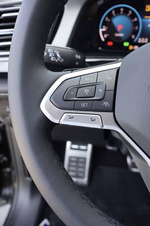 Volkswagen Atlas Cross Sport Comfortline R-Line Black Edition 2025 à Mascouche, Québec - 12 - w1024h768px
