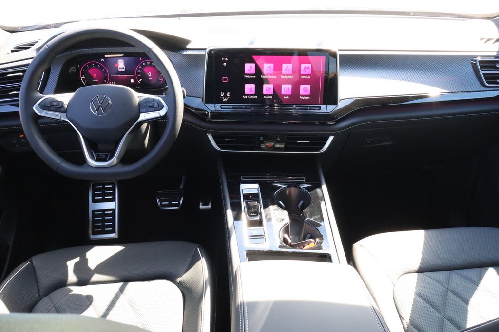 2025 Volkswagen Atlas Cross Sport Execline in Mascouche, Quebec - 11 - w1024h768px