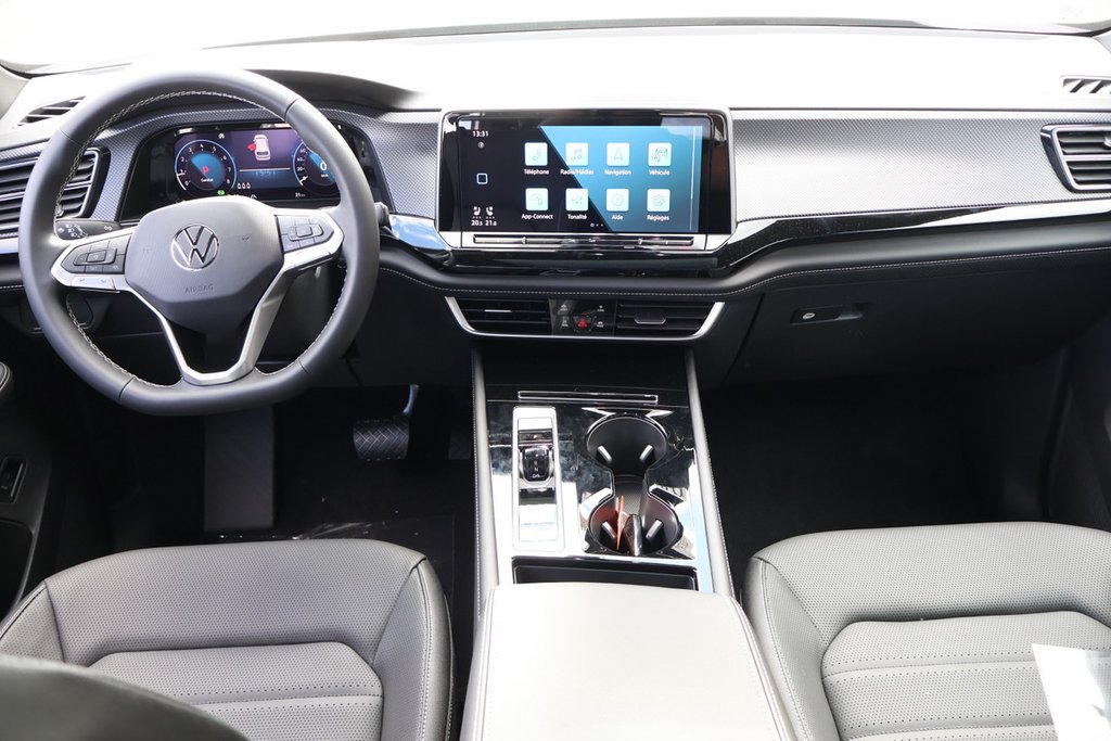 2026 Volkswagen Atlas Cross Sport Highline in Mascouche, Quebec - 11 - w1024h768px