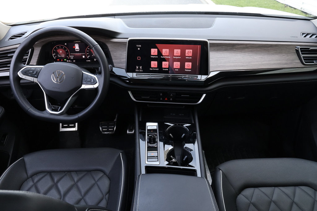 Volkswagen Atlas Execline, Cuir, Toit, Carplay, Caméra 360 2024 à Terrebonne, Québec - 15 - w1024h768px