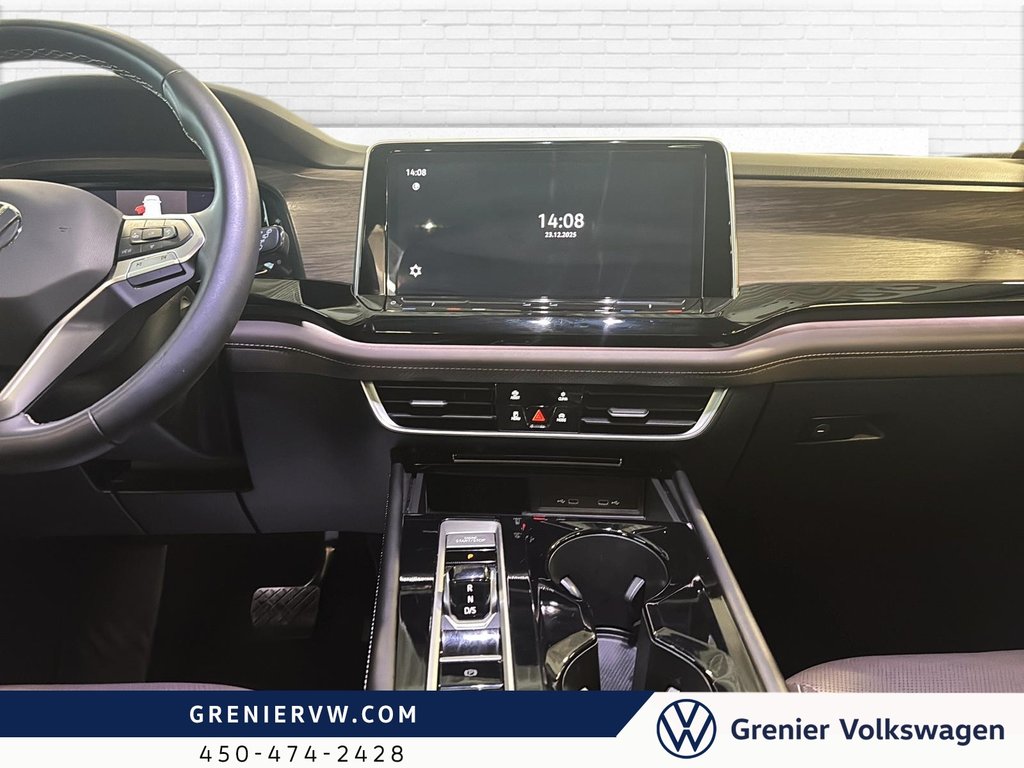 Volkswagen Atlas Highline, 7 Pass, Toit, Cuir, Jantes noir 2024 à Mascouche, Québec - 12 - w1024h768px