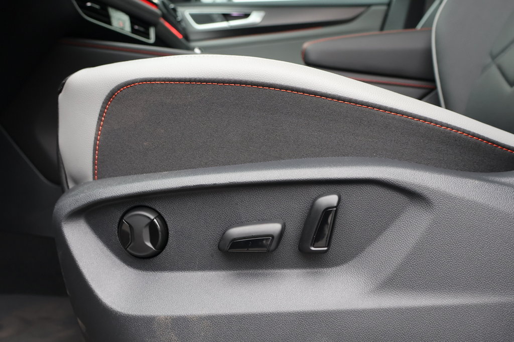 2025 Volkswagen Atlas Peak Edition in Mascouche, Quebec - 12 - w1024h768px