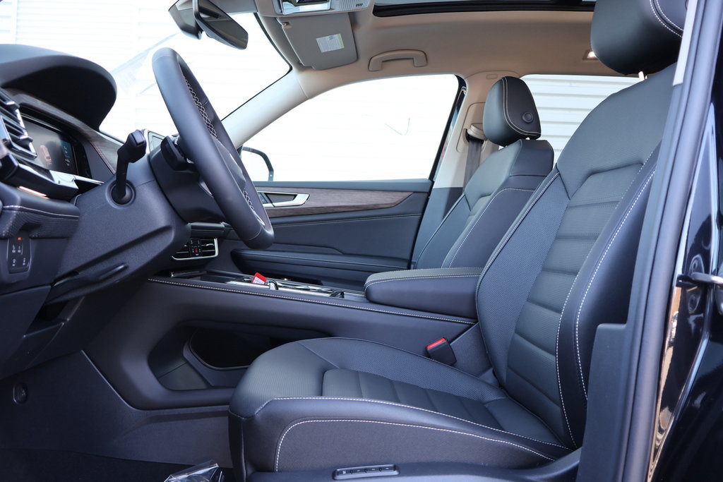 2025 Volkswagen Atlas Highline in Mascouche, Quebec - 8 - w1024h768px